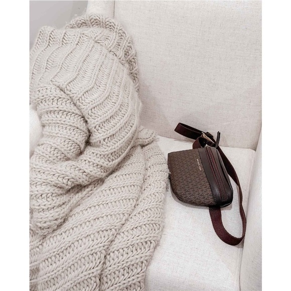 Chunky Knit Reversible Throw Blanket Cream Threshold™ NEW - Picture 4 of 4